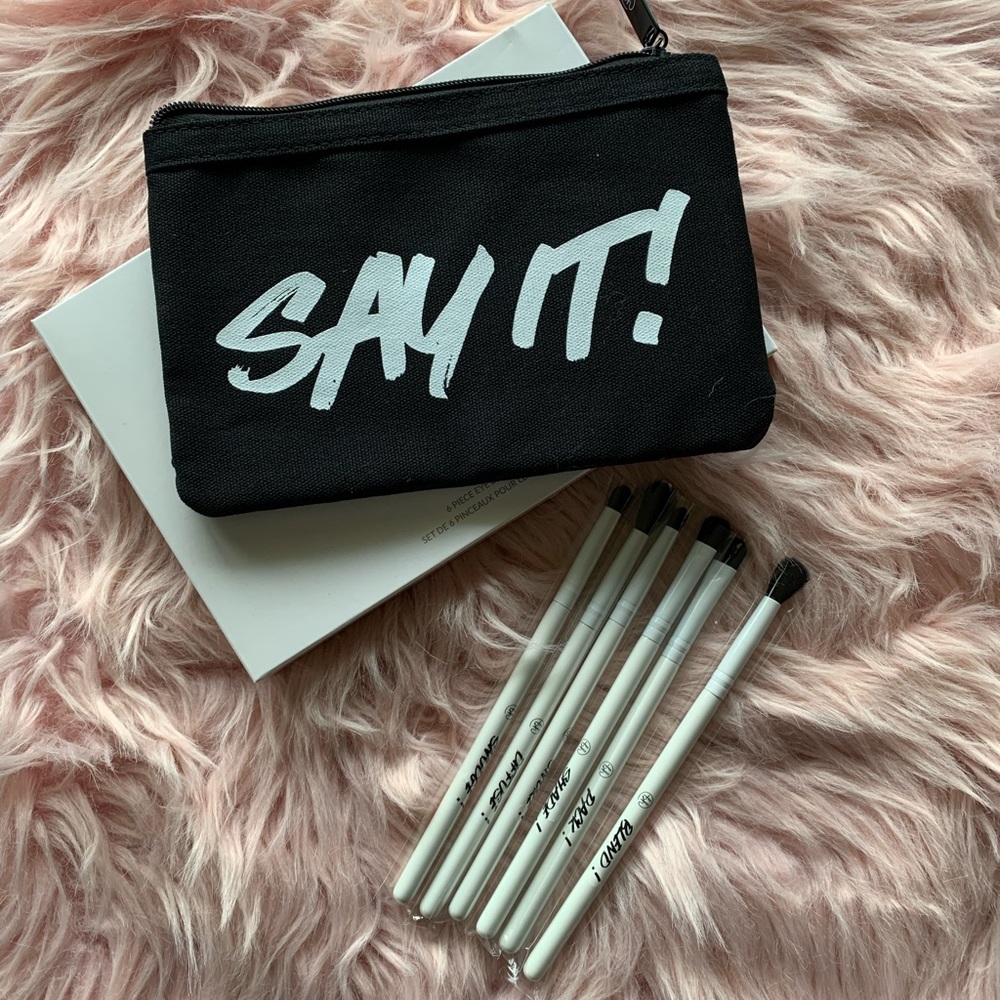 🎉HP🎉 New BH Cosmetics Say It 6 Piece Makeup Brush Set & Cosmetic Bag